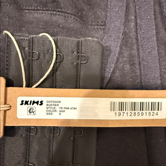 SKIMS Ash Outdoor Bustier Bra - Picture 4 of 4